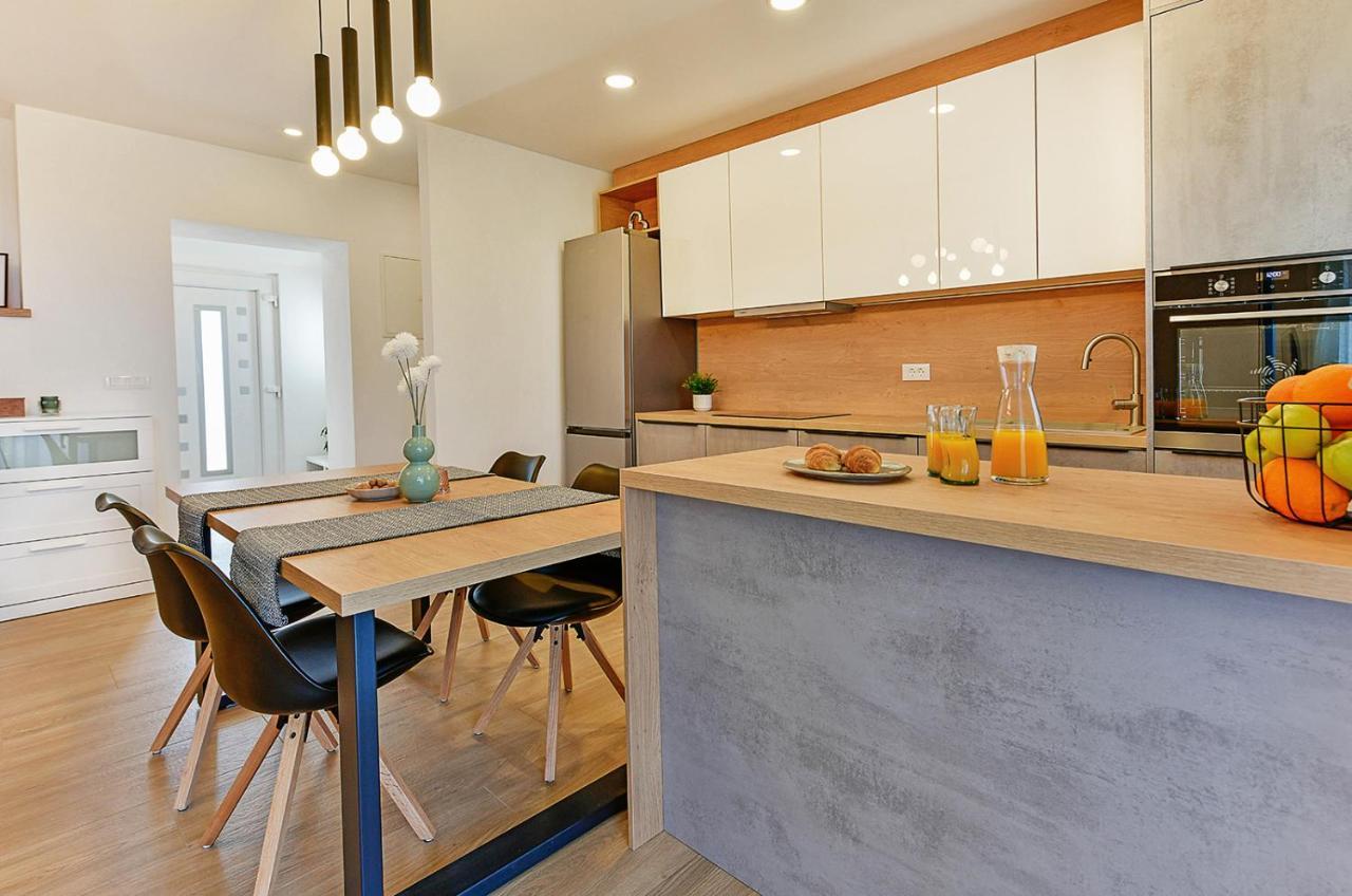 Apartment Aura Пореч Экстерьер фото