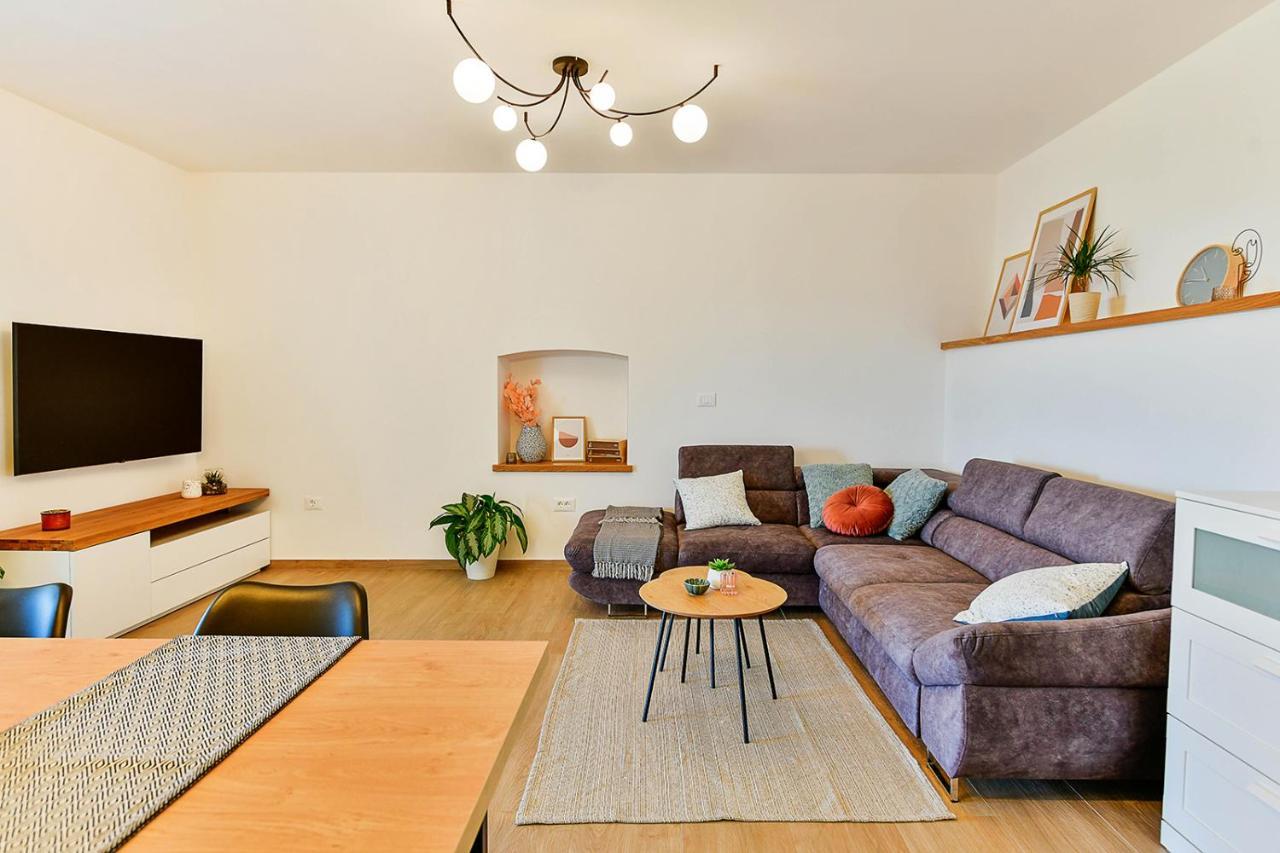 Apartment Aura Пореч Экстерьер фото