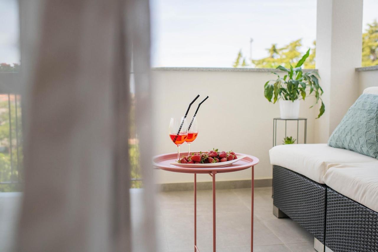 Apartment Aura Пореч Экстерьер фото